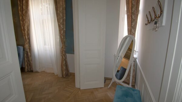 Location - Vera - Image 13